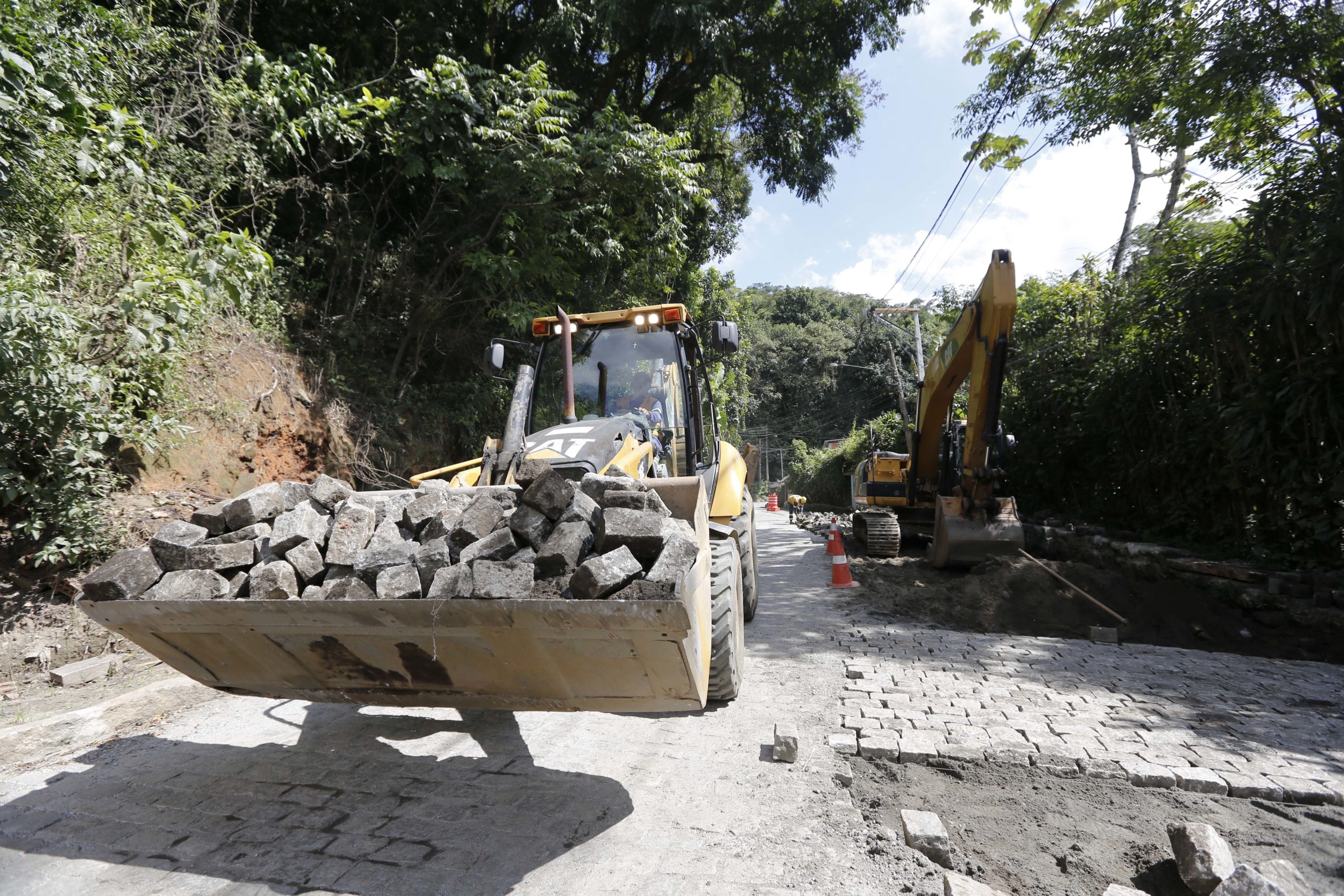 DER-RJ fecha Estrada Velha da Estrela para trânsito pesado