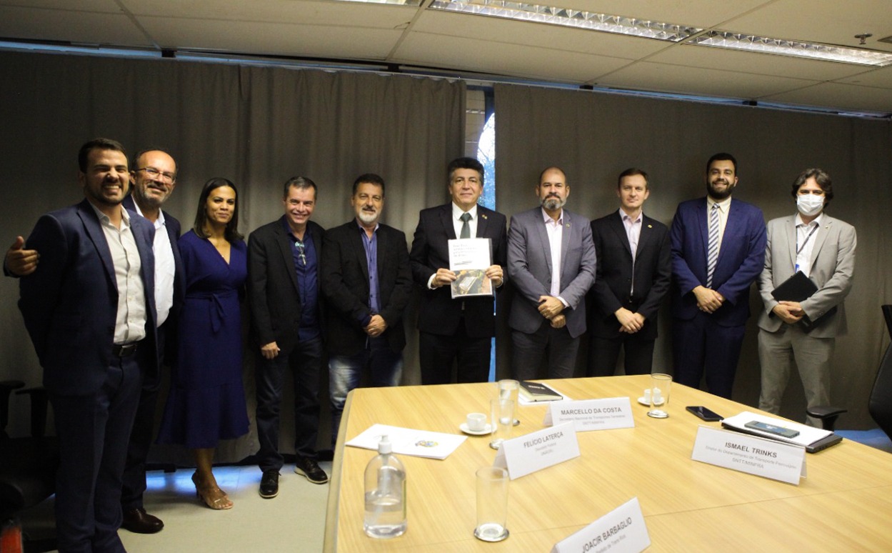 Prefeito Joa vai a Brasília em busca do fortalecimento do setor ferroviário em Três Rios