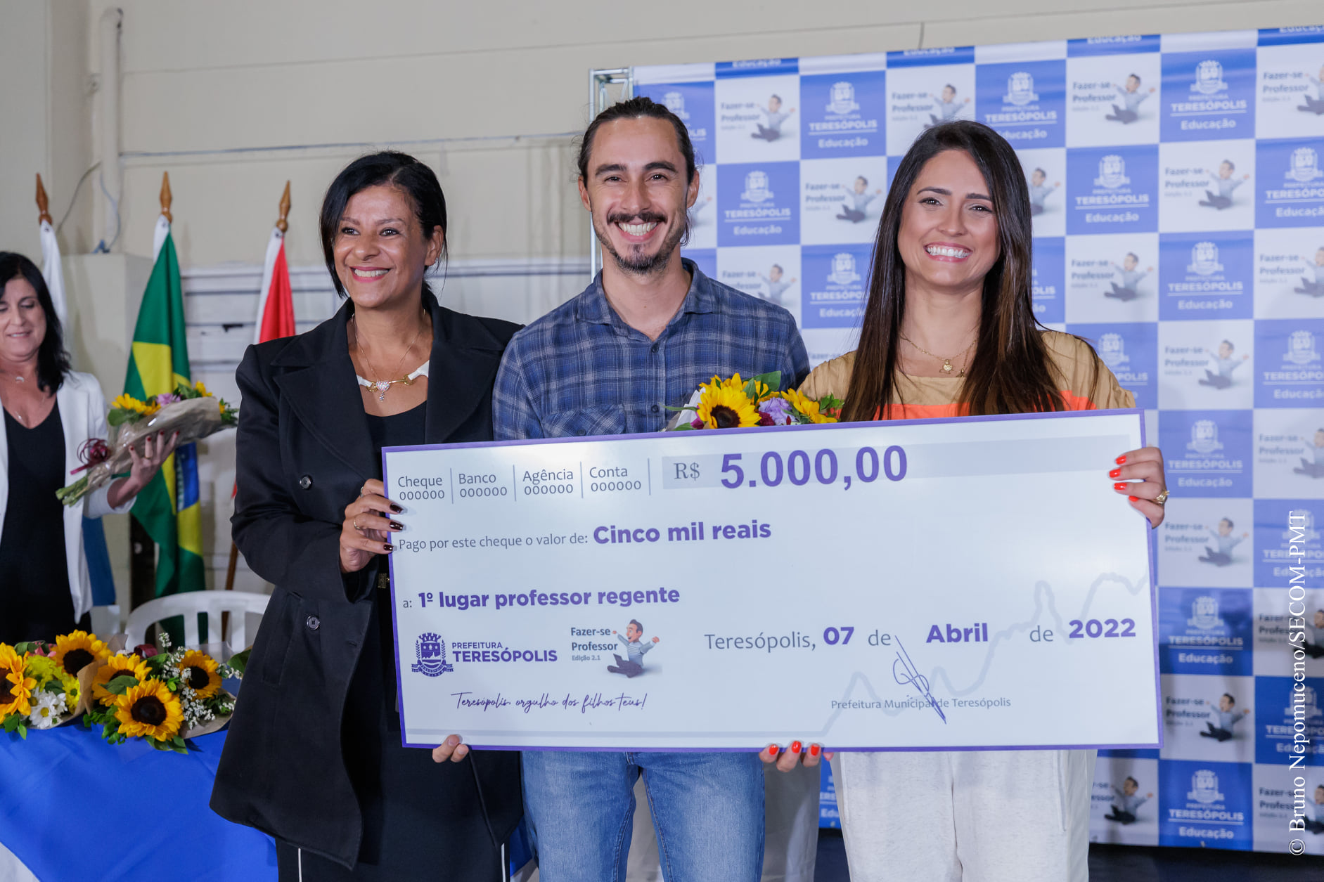Prefeitura de Teresópolis premiou projetos de professores da rede municipal