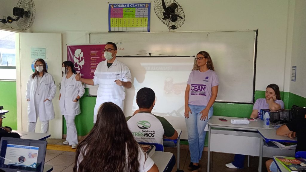 CEAM aborda a gravidez na adolescência em encontro nas escolas de Três Rios