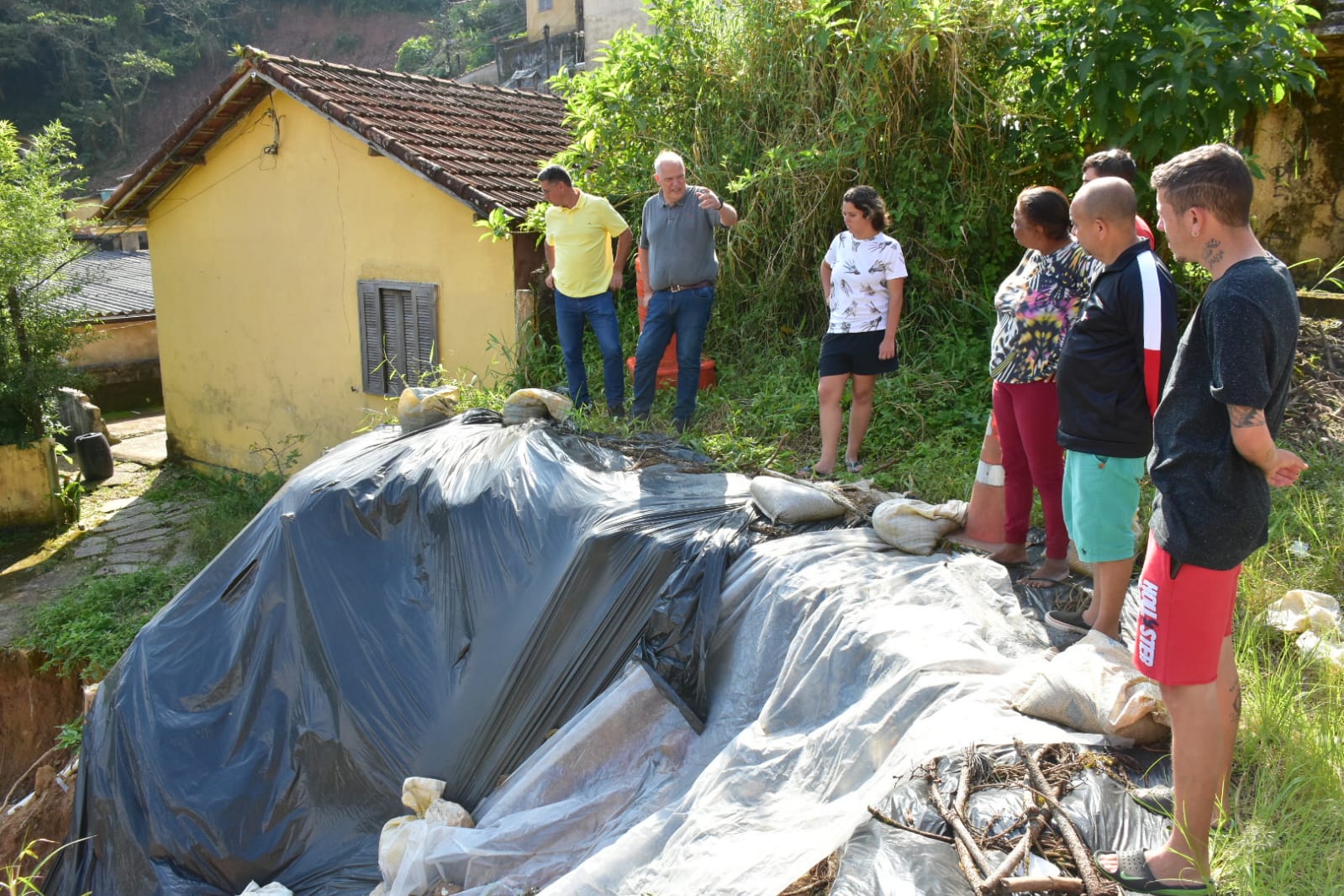 Prefeitura e associação de moradores debatem ações para Rua Itália