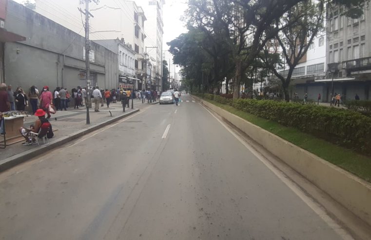 Ruas de Petrópolis continuam interditadas
