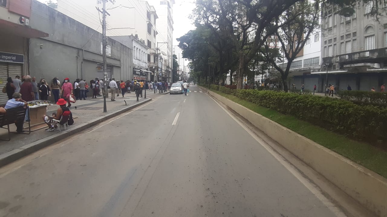 Ruas de Petrópolis continuam interditadas