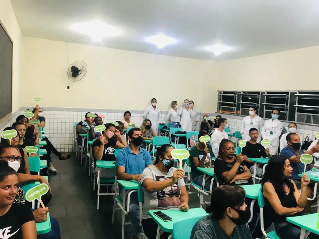 Programa Saúde na Escola leva ação educativa para alunos do EJA