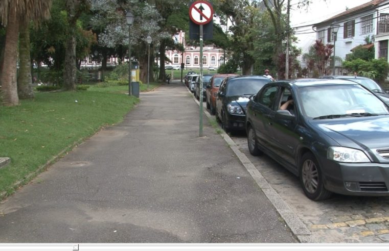 Estacionamento rotativo em Petrópolis é criticado por motoristas