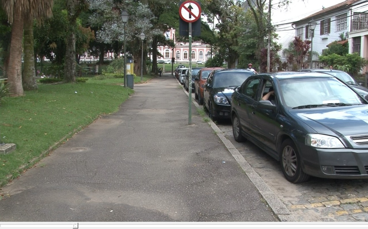 Estacionamento rotativo em Petrópolis é criticado por motoristas