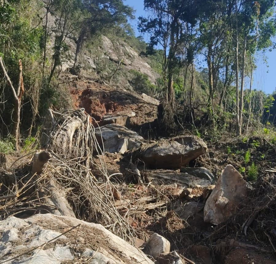 Mais 250 toneladas de rocha são removidas do Alto da Serra e Chácara Flora