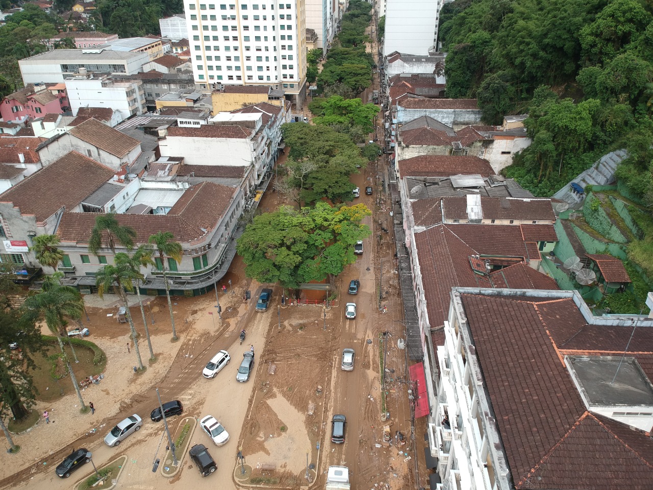Tragédia que assolou Petrópolis completa dois meses nesta sexta-feira (15) e pouco foi feito para atenuar os prejuízos provocados pelas chuvas