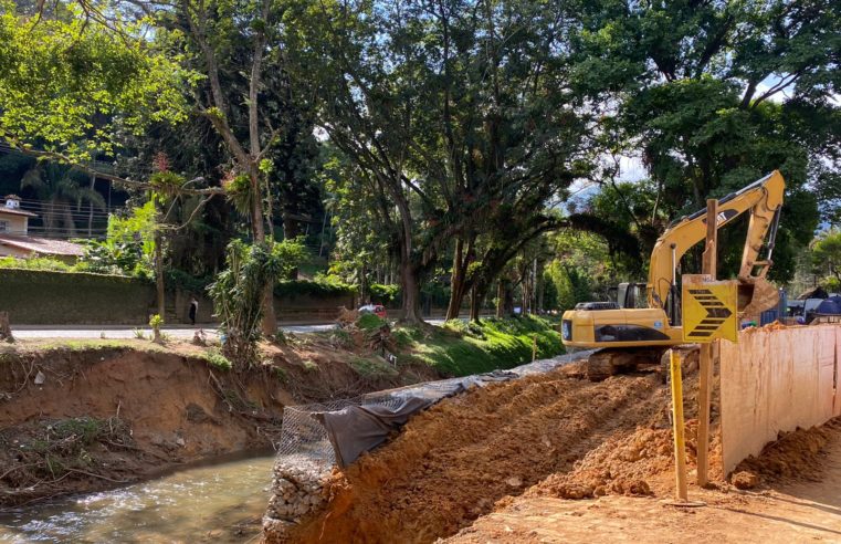 Quarenta obras ainda estão em andamento em Petrópolis. Prefeitura afirma que 1.900 contratos de alugueis sociais foram firmados