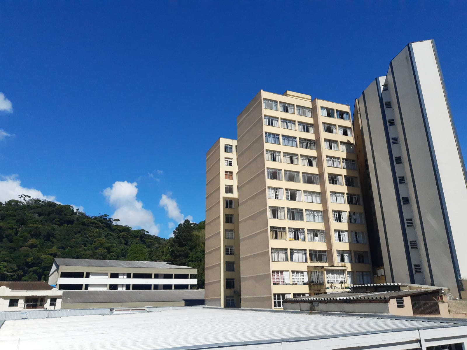Início da semana com tempo instável e possibilidade de chuva fraca no primeiro distrito