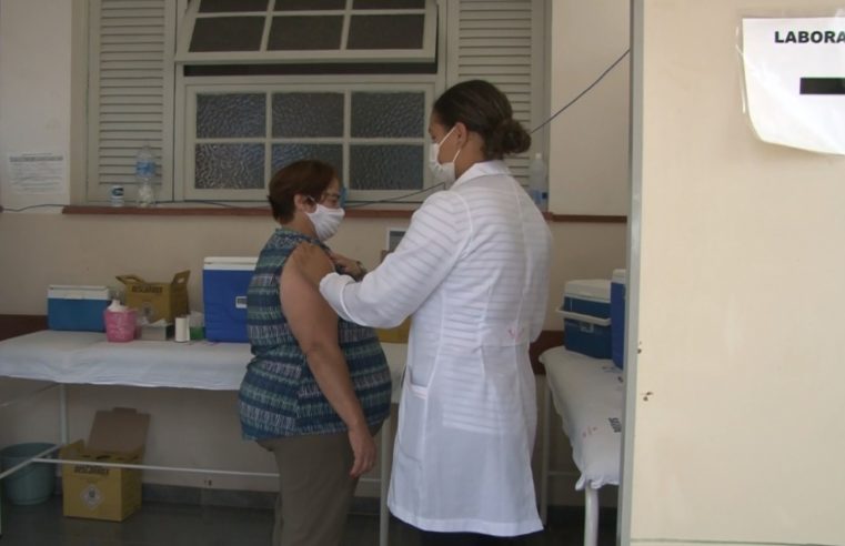 Idosos acima de 60 anos já podem se vacinar contra a influenza, em Petrópolis
