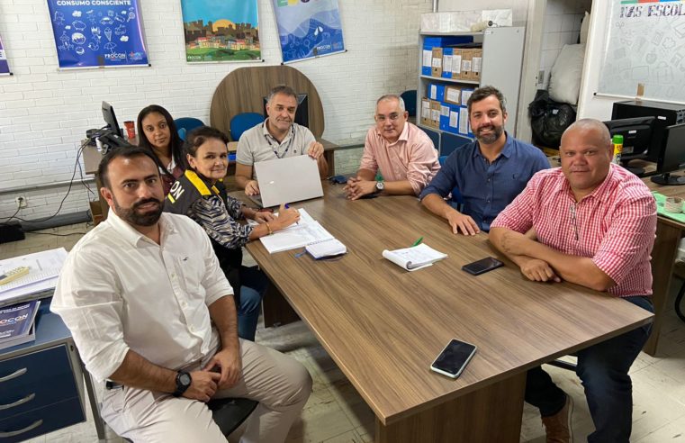 Procon Petrópolis se reúne com representantes da Enel para discutir melhorias no atendimento