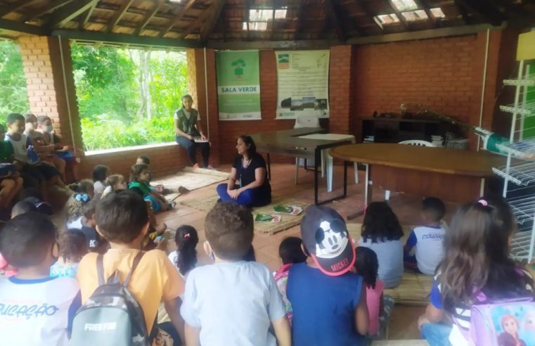 Alunos da Escola Municipal Pedro Torres Leite participam de atividade ambiental no Parque Montanhas de Teresópolis