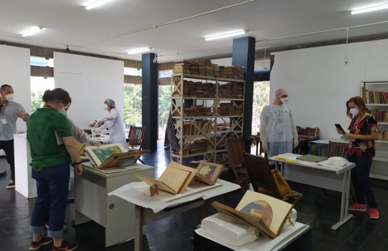 IMC recebe visita técnica da Fiocruz para avaliar arquivo da Biblioteca