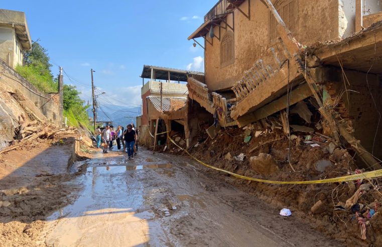Moradores da Rua Nova denunciam risco de desabamento de residência e falta de pagamento do aluguel social