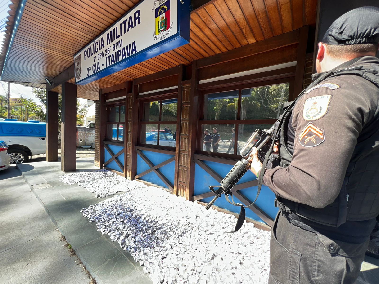 Polícia Militar apreende grande quantidade de drogas no bairro da Glória