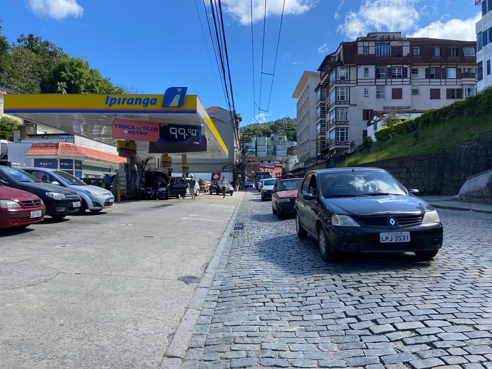 Petrópolis está entre as cinco cidades do estado com a gasolina mais cara. Dados são da Agência Nacional do Petróleo