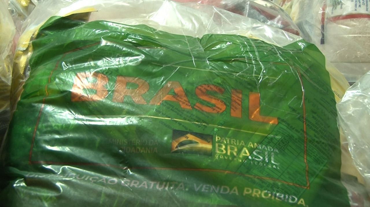Prefeitura busca cestas básicas doadas pelo Ministério da Cidadania que estavam há um mês em Mesquita, e delega distribuição a terceiros