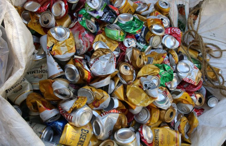 Brasil registra reciclagem de 98,7% de latas de alumínio em 2021