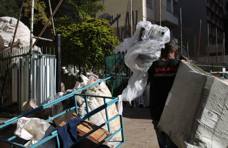 Ipea: renda de catadores de material reciclável pode aumentar até 25%