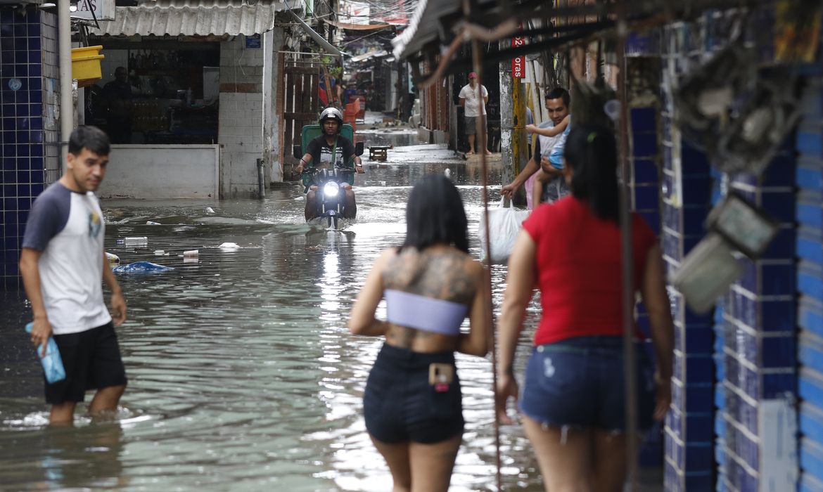Caixa anuncia medidas de apoio aos atingidos pelas chuvas no Rio