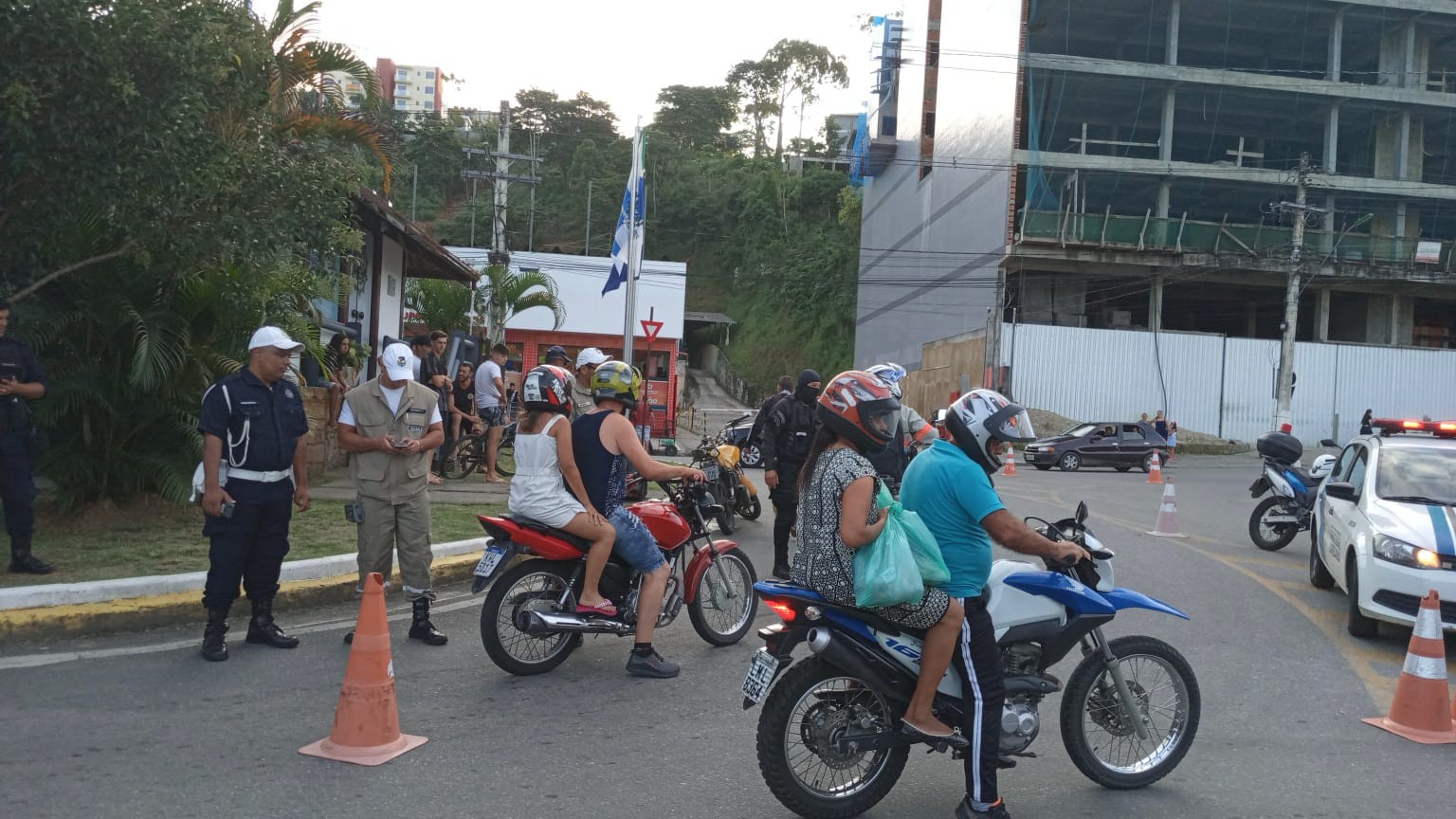 Operação “Moto Legal” em Nova Friburgo resulta em 28 autuações e oito remoções de veículos em Olaria e Conselheiro