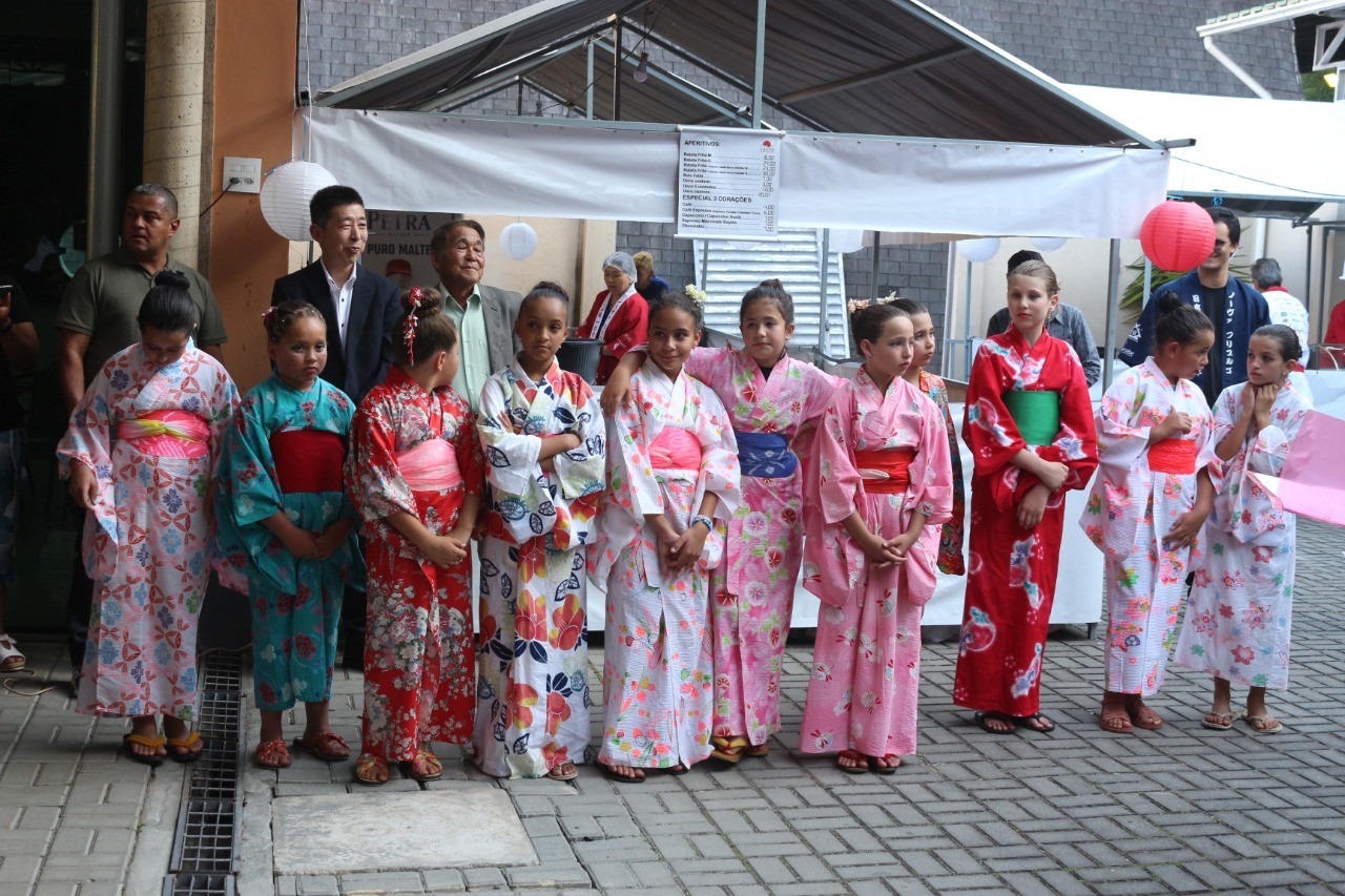 Dia do Japão é celebrado com hasteamento de bandeiras e evento que irá até este domingo em Nova Friburgo