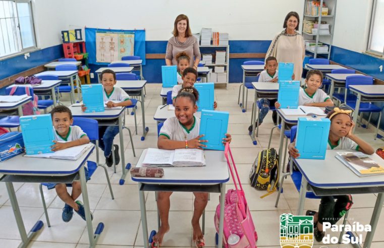 Estudantes e professores de Paraíba do Sul começam a receber os tablets e notebooks