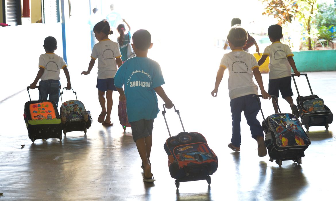 Protocolo de atendimento de urgência e emergência em escolas e creches Grupo de trabalho intersetorial será criado para estabelecer parâmetros