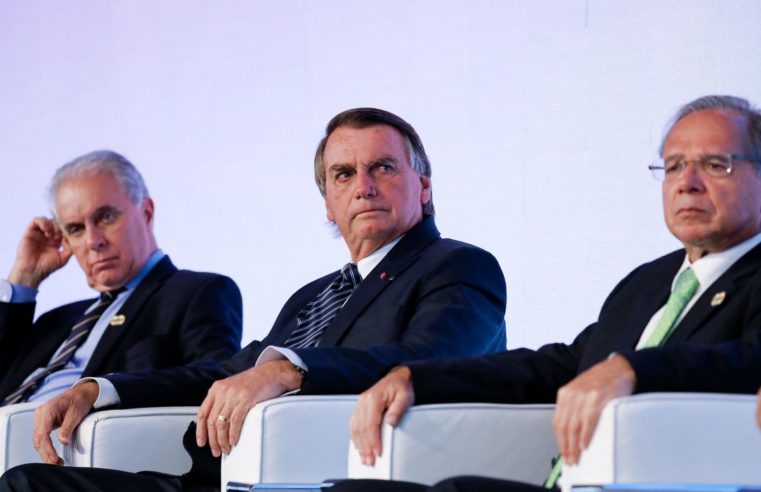 Em SP, presidente critica Petrobras e diz “lamentar” preço do diesel