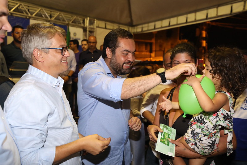 Governador Cláudio Castro inicia entrega do Cartão Recomeçar e lança diversas obras na Baixada Fluminense