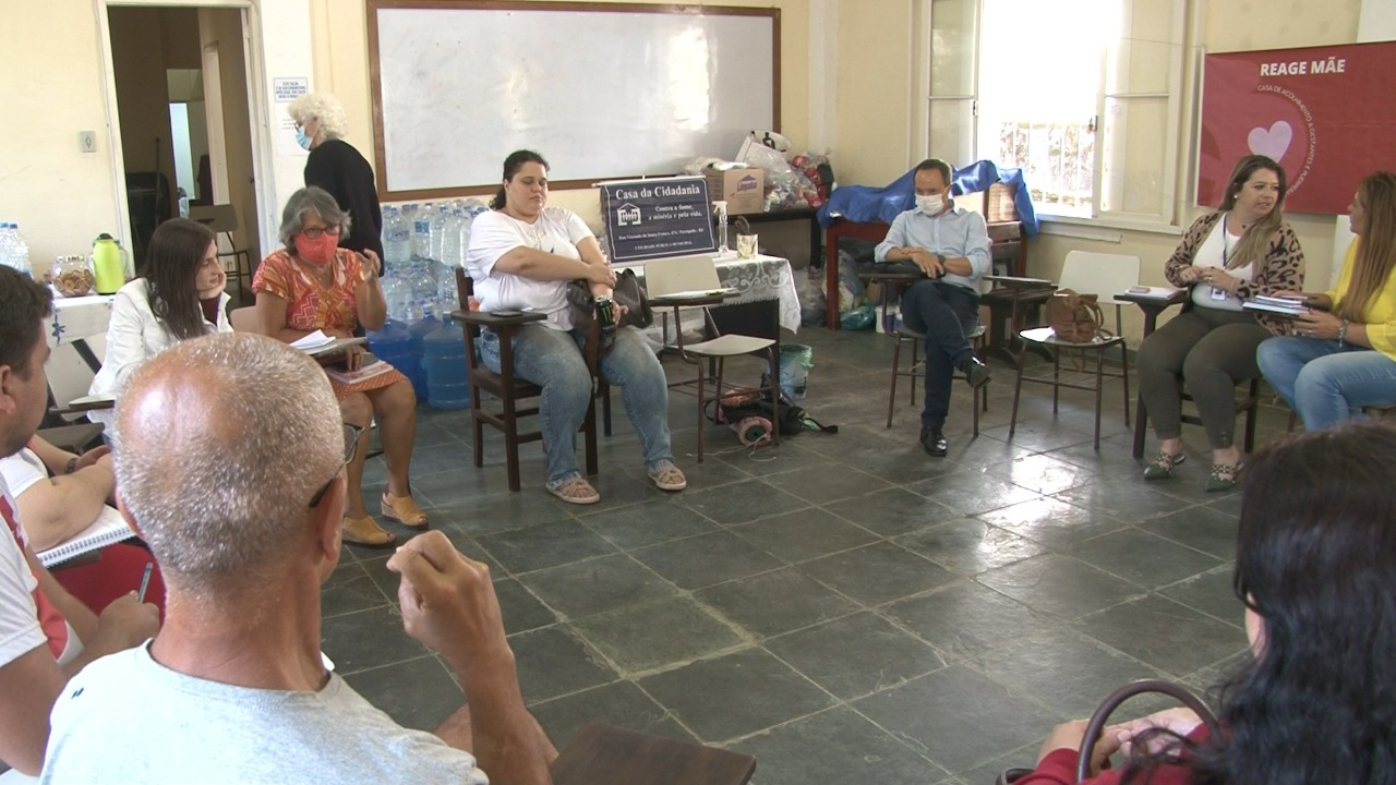Projeto Reage Mãe realiza reunião com representantes municipais de Petrópolis para cobrar mais assistência