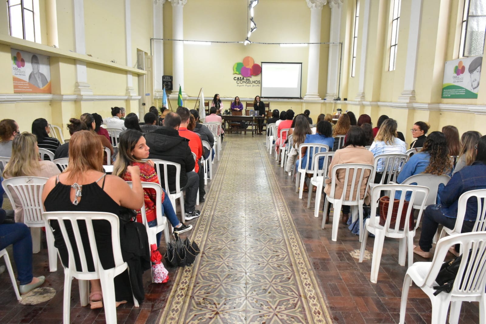 Equipes dos Cras recebem capacitação da Defensoria Pública da União