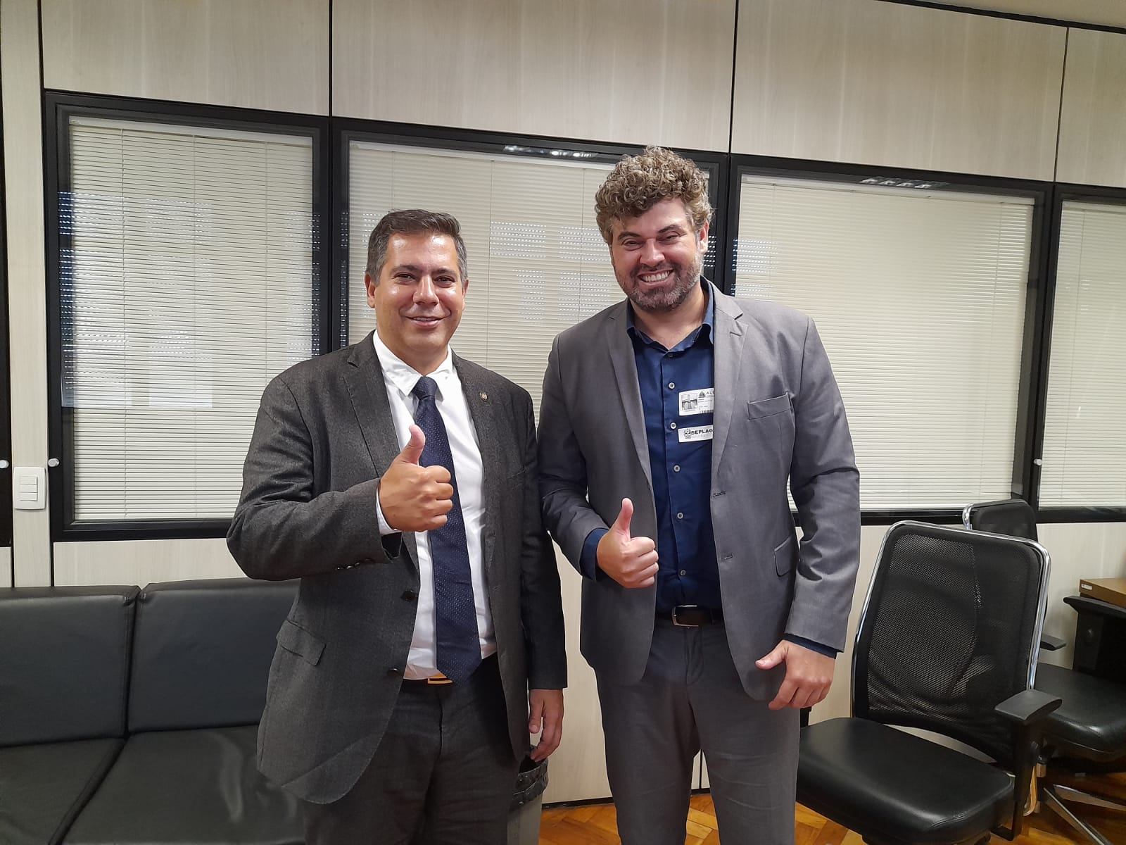 Dann Mattos, embaixador do turismo do RJ, se encontra com Deputado Estadual Dr. Serginho, e estuda melhorias para o setor