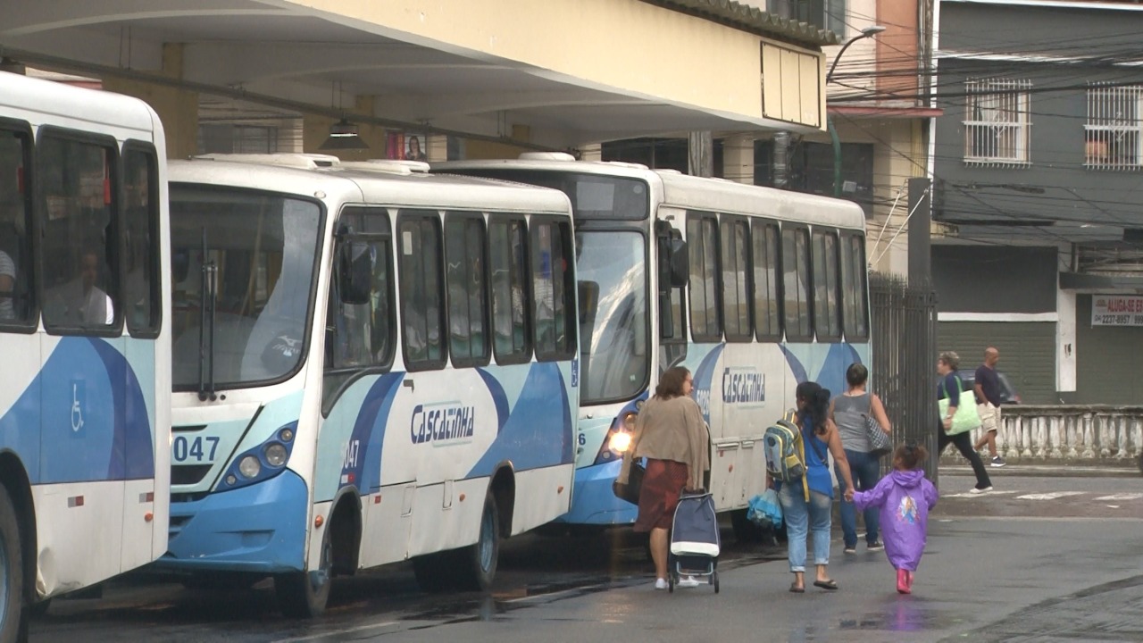 Passageiros reclamam do aumento de ônibus quebrados em Petrópolis