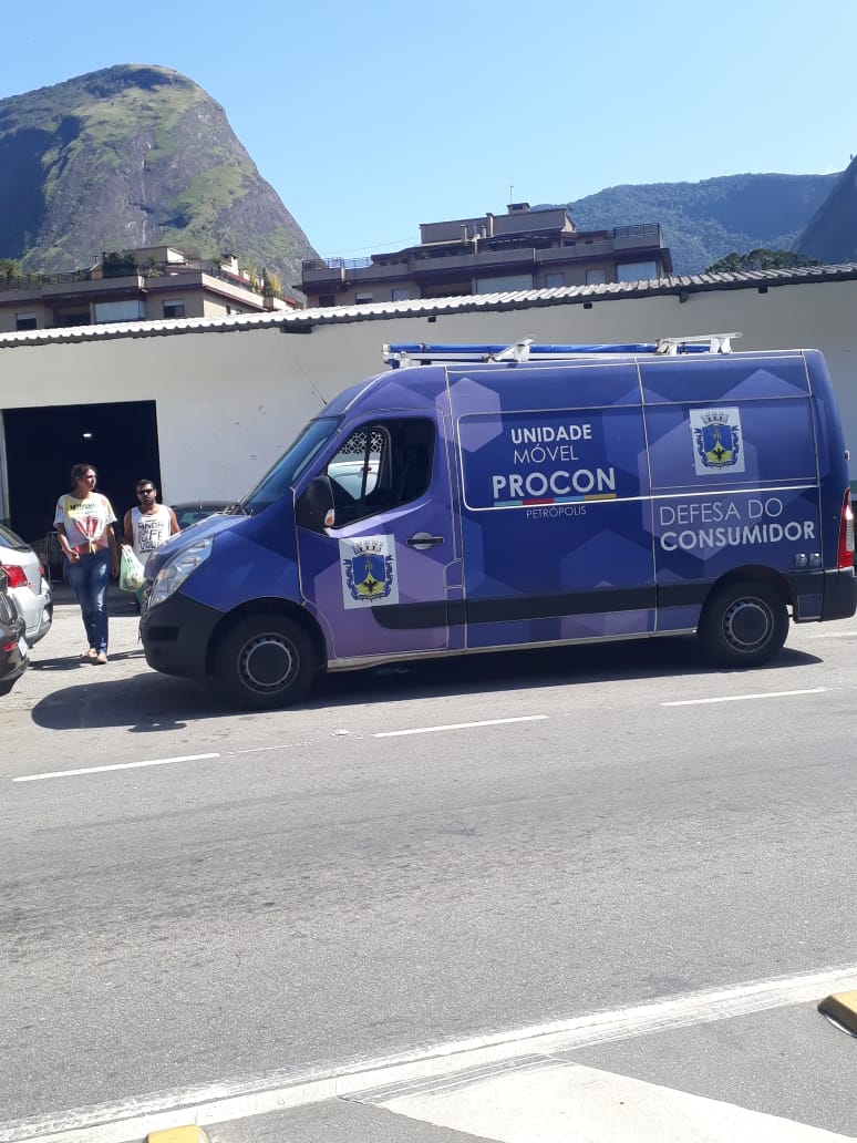 Procon faz ação de orientação no Sacolão do Retiro