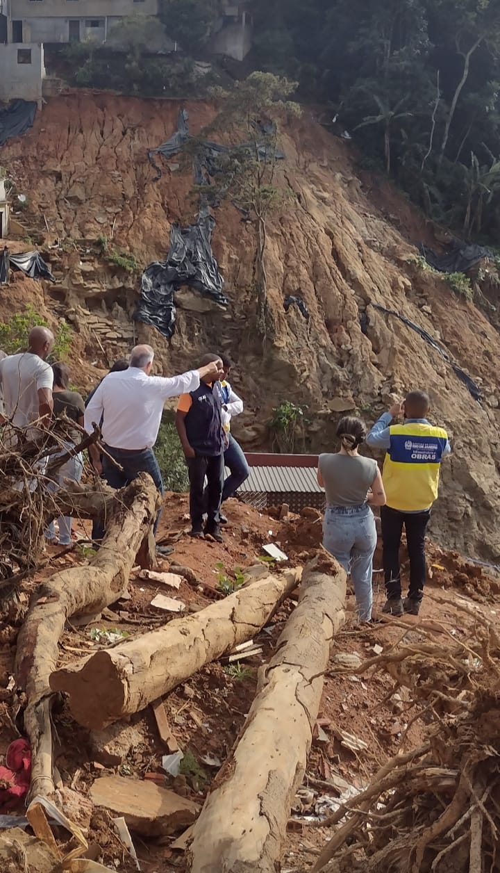 Técnicos da Prefeitura e do Estado visitam áreas atingidas por chuvas e avaliam inclusão em pacote de obras emergenciais