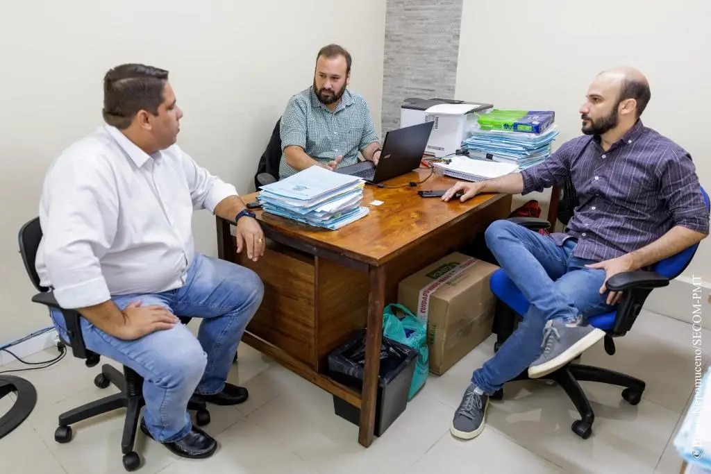 Equipe de Guapimirim visita Teresópolis em busca de boas práticas para desburocratização de procedimentos administrativos