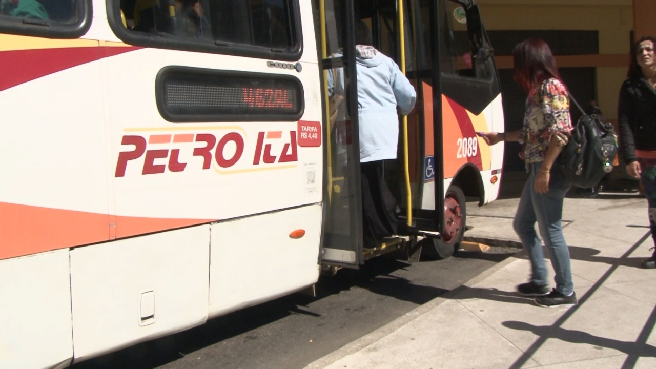 Petropolitanos se revoltam com aumento de passagem de ônibus. Tarifa passará para R$4,95