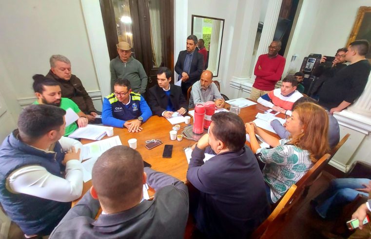 Comissão Especial da Câmara Municipal ouve secretários em apuração sobre as chuvas