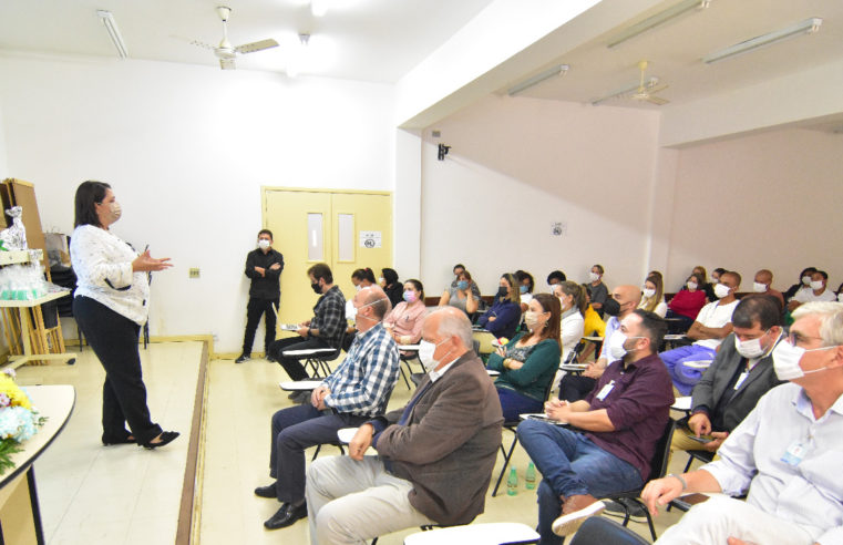 Palestras e homenagens marcam o Dia Internacional da Enfermagem em Petrópolis