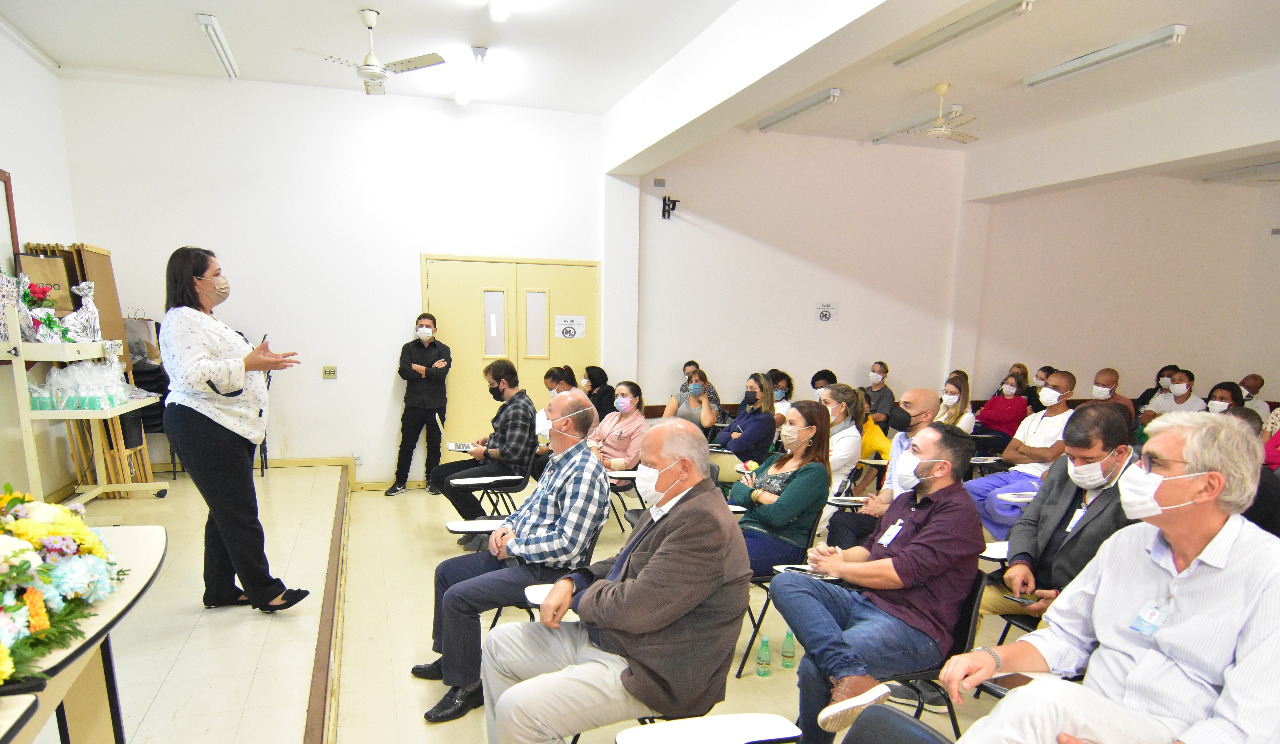 Palestras e homenagens marcam o Dia Internacional da Enfermagem em Petrópolis
