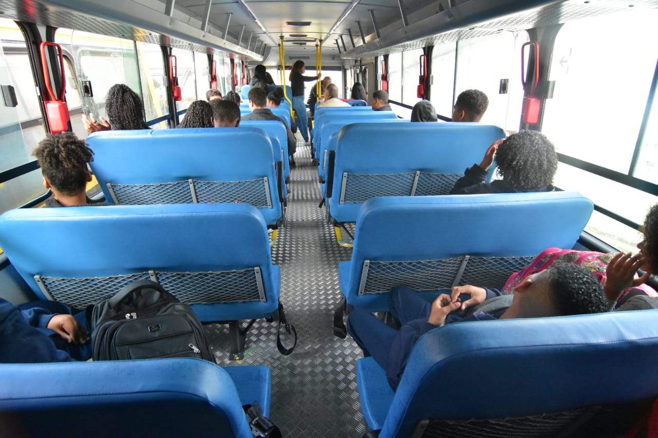 Prefeitura inaugura linha do transporte escolar no Carangola