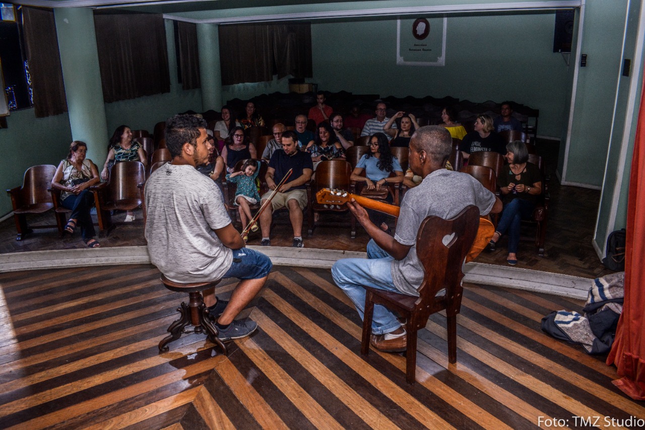 Teatro Reynaldo Chaves é reaberto para espetáculos e apresentações