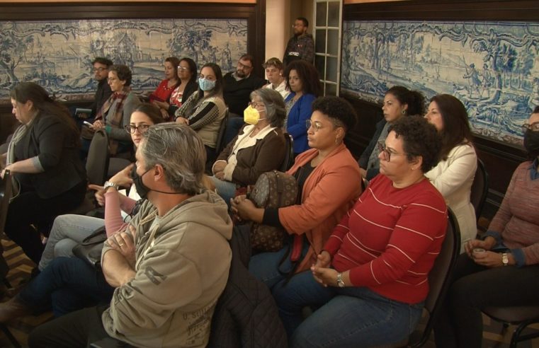 Casal que já acolheu 30 crianças e adolescentes conta experiência nesta quinta