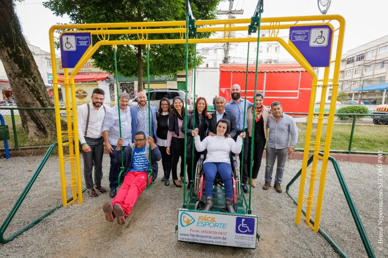 Teresópolis ganha primeiro brinquedo acessível do município