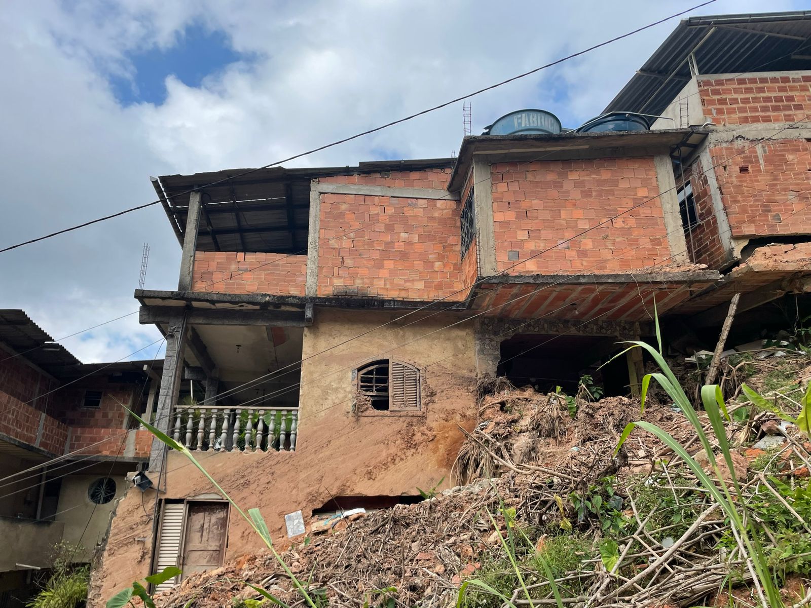 Novo programa de acesso à moradia para famílias vítimas de desastres possibilitará compra assistida e indenização