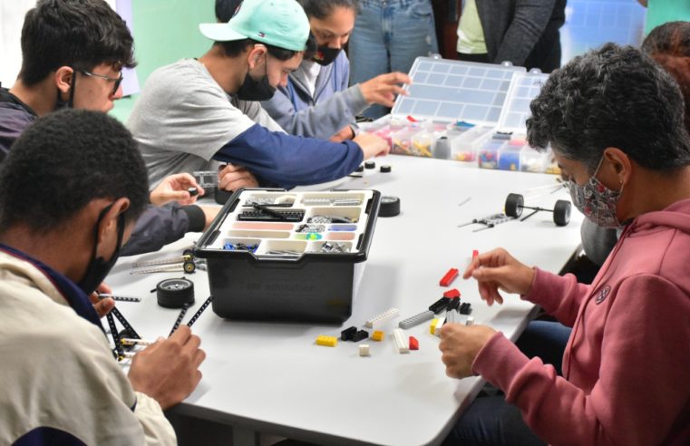 Oficina de robótica na Escola Santos Dumont é iniciativa  pioneira na rede municipal de  Petrópolis
