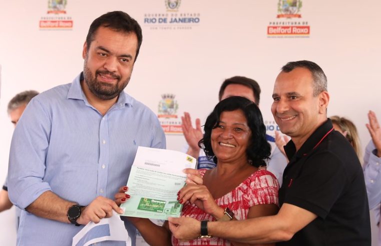 Mais de 1 mil famílias da Baixada Fluminense recebem cartões do programa Recomeçar