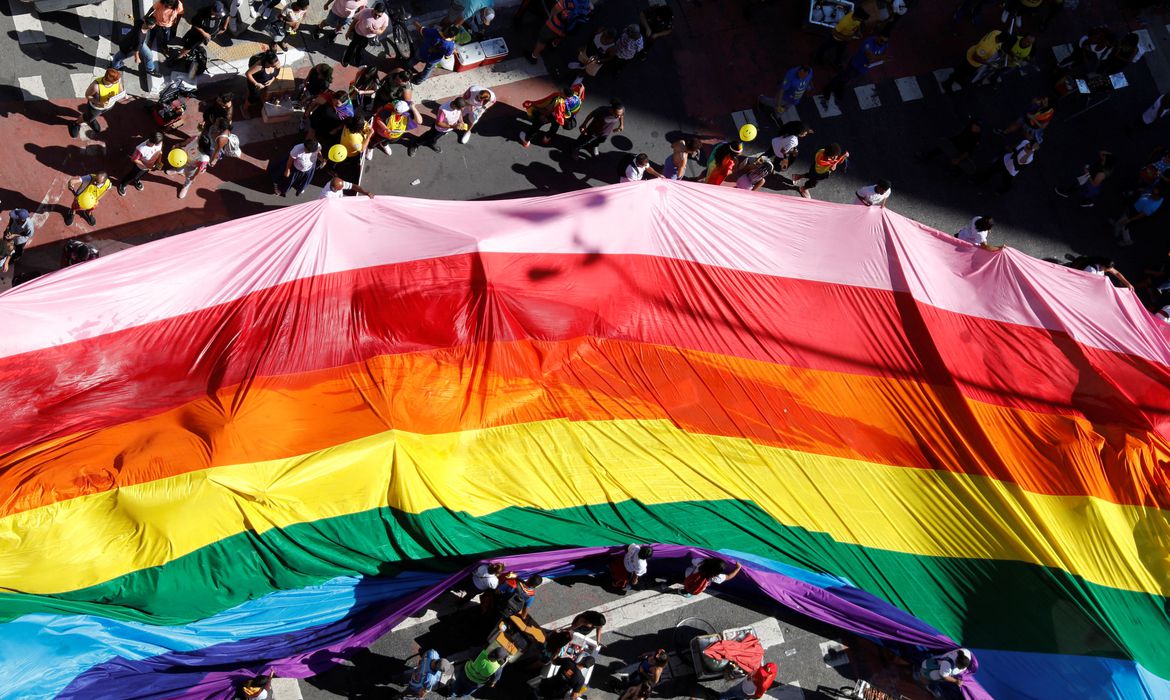 Parada do Orgulho LGBT+ de São Paulo volta à Paulista no domingo